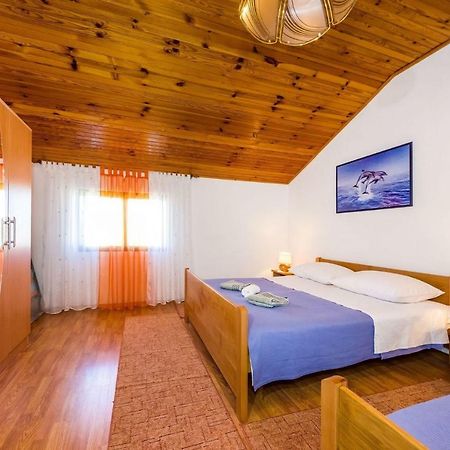 נין Apartment Matkos - With Garden And Terrace מראה חיצוני תמונה