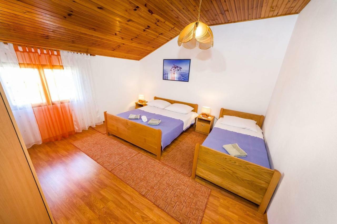 נין Apartment Matkos - With Garden And Terrace מראה חיצוני תמונה